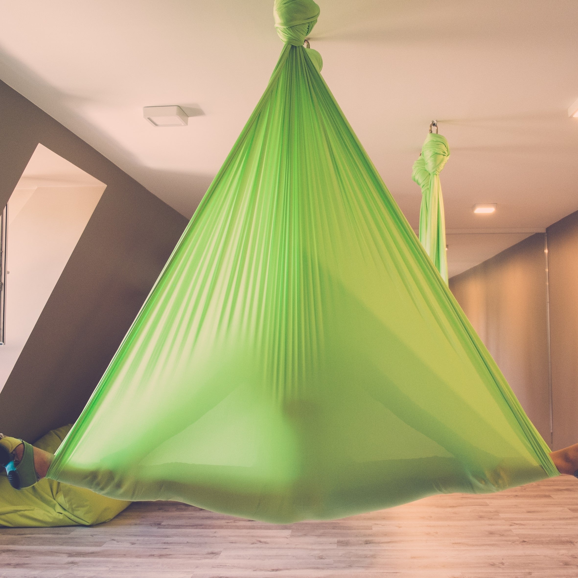 Aerial Yoga Splits Green Yoga Hammock Uplift Active